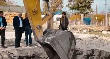 Kahramanmaraş'ta kepçeyle mozaik arandı