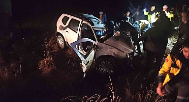 Kamyonla çarpışıp şarampole devrilen otomobil sürücüsü hayatını kaybetti