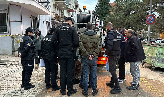 Kanalizasyonda cenin bulundu