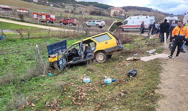 Karabük'te hafif ticari araç otomobille çarpıştı: 6 yaralı