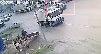 Karabük'te kaza anı ve tehlikeli yolculuk kameraya yansıdı