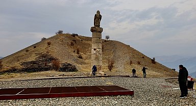 Karakuş Tümülüsü'nde aydınlatma çalışmaları incelendi