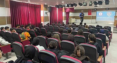 Kars'ta öğrencilere polislik mesleği anlatıldı