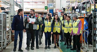 Karsan'dan meslek liselerindeki kız öğrencileri iş hayatına hazırlayacak hamle