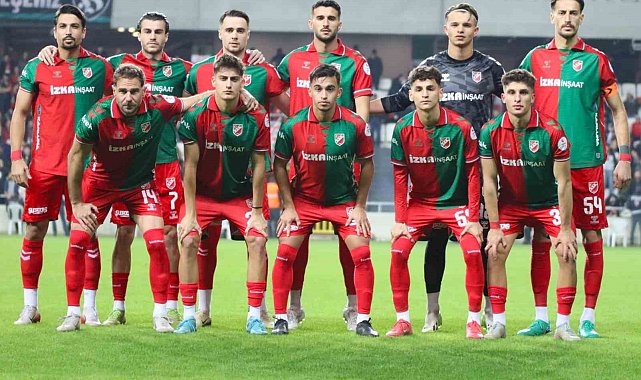 Karşıyaka, 3. Lig'de kaybetmeyen iki takımdan birisi