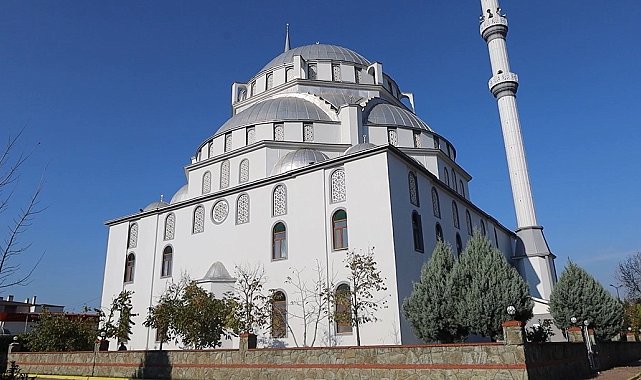 Kartepe Abdülhamit Han Camii'ne estetik görünüm