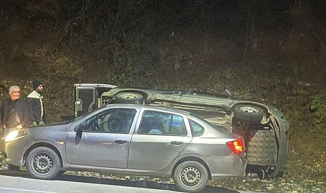 Kayganlaşan yolda otomobil devrildi