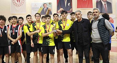 Kayseri Okul Sporları Voleybol Genç Erkekler müsabakaları tamamlandı