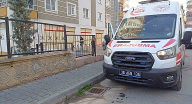 Kayseri'de 8. kattan düşen kadın öldü