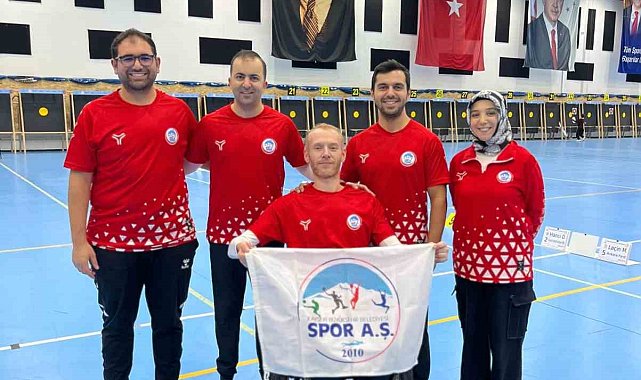 Kayseri'den Paralimpik Okçuluk Milli Takımı'na iki sporcu