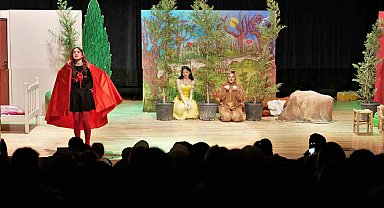 Keçiören'de Kırmızı Başlıklı Kız müzikali çocuklarla buluştu