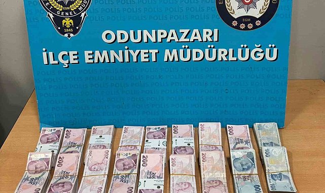 Kendini polis olarak tanıtıp 316 bin 700 TL'lik ziynet eşyasını dolandırdı, kısa sürede yakalandı