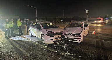 Kırmızı ışık ihlali kazaya neden oldu: 2 yaralı