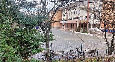 Kız öğrencilerine cinsel organının fotoğrafını gönderen tacizci öğretmen tutuklandı