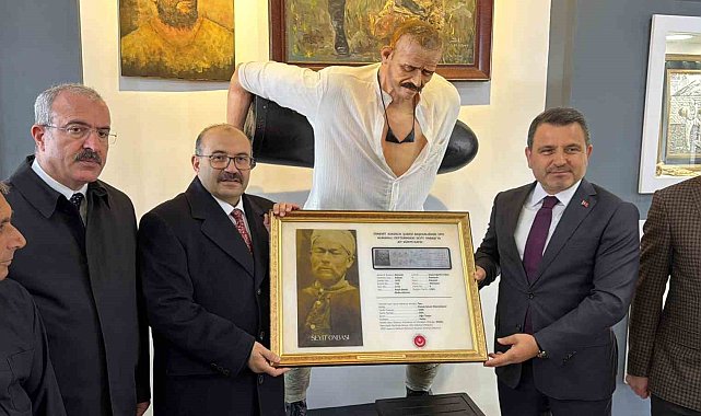 Koca Seyit'in künye defteri ve gençlik fotoğrafı ortaya çıktı