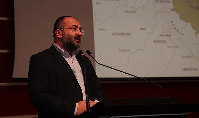 Kocaeli Gebze'de Taha Kılınç söyleşisine yoğun ilgi