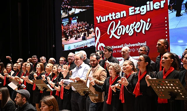 Kocaeli Üniversitesi'nde Gençleşen Türkülerle yurttan ezgiler rüzgarı