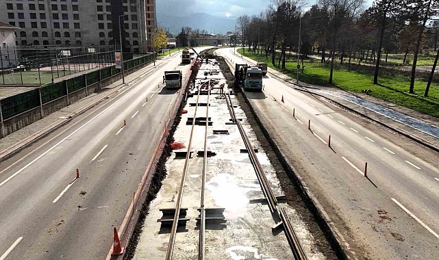 Kocaeli'de Kartepe tramvay hattının ilk rayları döşendi