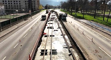 Kocaeli'de Kartepe tramvay hattının ilk rayları döşendi