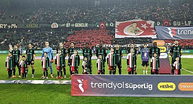 Kocaelispor- Antalyaspor maçında seremoni de paylaşıldı