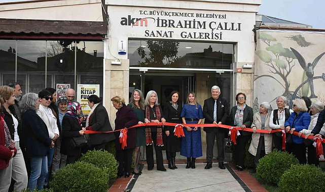 Koleksiyoner Ebru Turhan'ın sergisi, sanatseverleri doğayla buluşturdu
