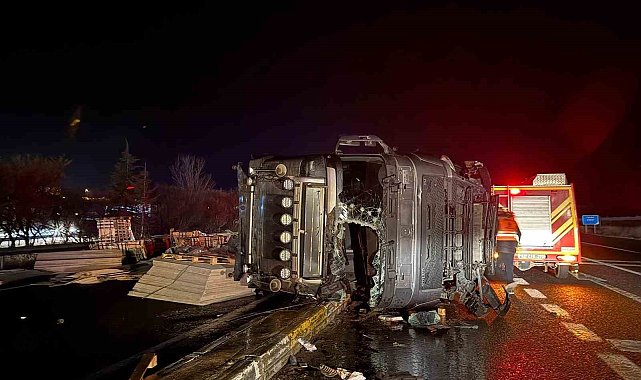 Konya'da otomobil tır ile çarpıştı: 1 yaralı