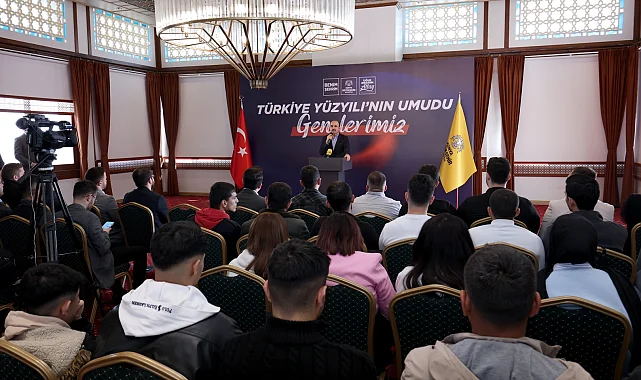 Konya'da Başkan Altay gençlerle buluştu