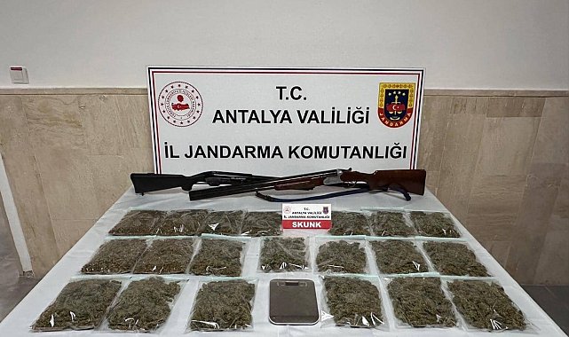 Korkuteli'de uyuşturucu operasyonu: 3 gözaltı
