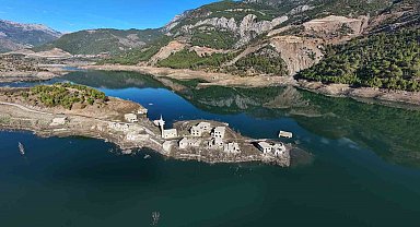 Kuraklık Kıbrıs'a içme suyu sağlayan barajı da vurdu: Su altındaki köy ortaya çıktı