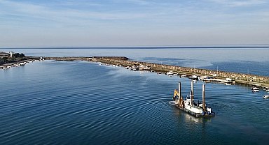 Kurupelit Marina'da deniz temizliği