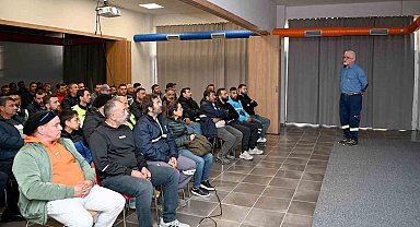 Kuşadası Belediyesi Temizlik İşleri Müdürlüğü personeline 'güvenli sürüş' eğitimi verildi