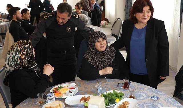 Kütahya Emniyeti şehit aileleri ve gazilerle kahvaltıda buluştu