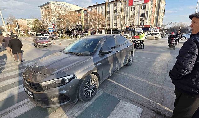 Kütahya'da otomobil ile motosiklet çarpıştı: 1 yaralı