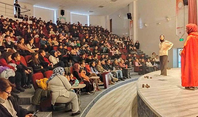 Kütahya'da "Ormanın Şifresi" adlı çocuk tiyatrosu öğrencilerle buluştu