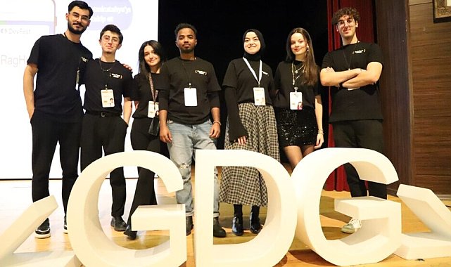 Kütahya'daki 'Devfest'25' etkinliği teknoloji tutkunlarını bir araya getirdi