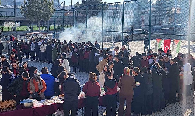 Kütahya'daki okullarda Filistin'e destek amacıyla düzenlenen Hayır Çarşısı etkinlikleri devam ediyor