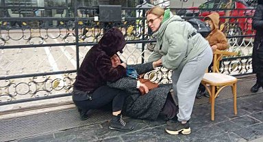 Kuyumcu mağdurlarının eyleminde yaşlı kadın fenalaştı