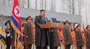 Kuzey Kore lideri Kim, Kursk cephesinden dönen askerlerini devlet nişanı ile onurlandırdı