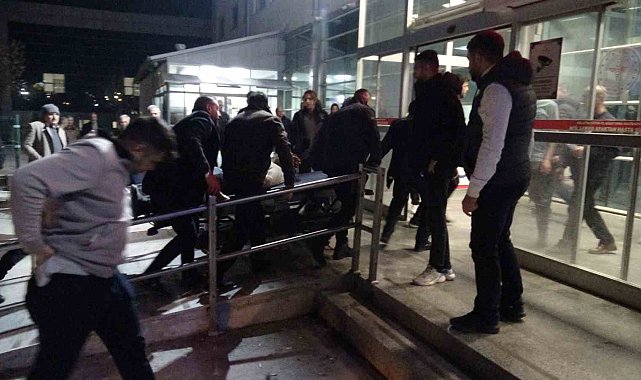Malatya'da bıçaklı kavga: 3 yaralı