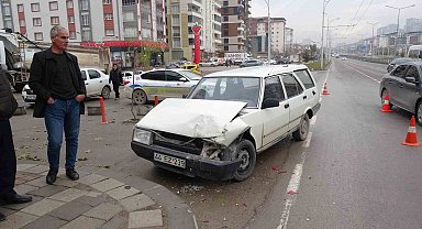 Malatya'da iki otomobil çarpıştı: 2 yaralı