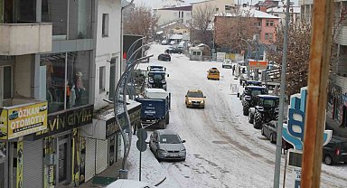 Malazgirt'te kar yağışı