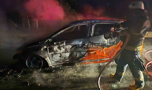 Manavgat'ta seyir halindeki araç alev alev yandı