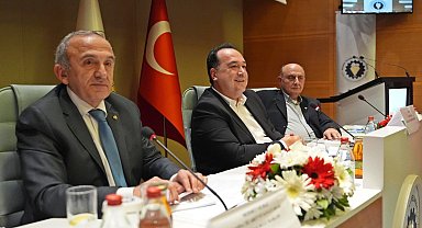 Manisa'da Başkan Dutlulu, Ticaret Odası'nda iş insanlarıyla buluştu