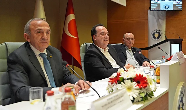 Manisa'da Başkan Dutlulu, Ticaret Odası'nda iş insanlarıyla buluştu