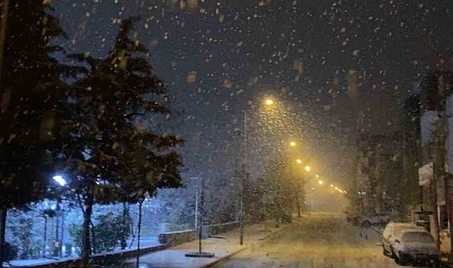 Mardin'de mevsimin ilk karı yağdı