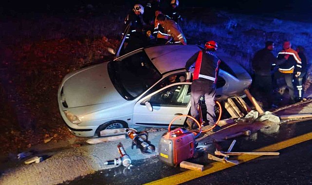 Mardin'de şarampole devrilen otomobilde 2 kişi yaralandı