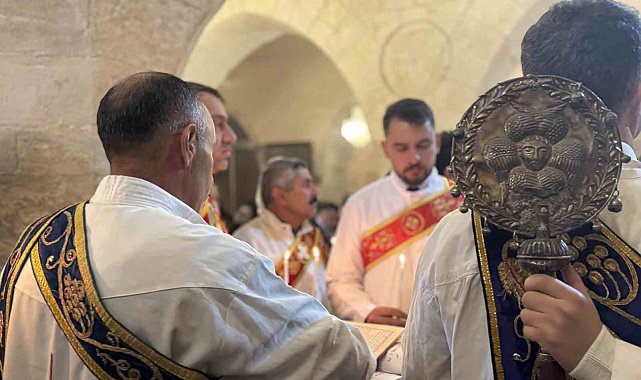 Mardin'de Süryani Hristiyanlar Noel'i Kırklar Kilisesi'nde ayinle karşıladı