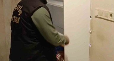 Masaj salonunda fuhşa sürüklenen 9 yabancı uyruklu kadın gizli bölmeden çıktı