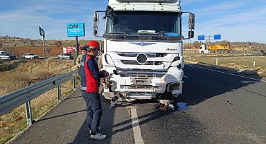 Mazıdağı'nda feci kaza: Genel cerrahi uzmanı ağır yaralandı