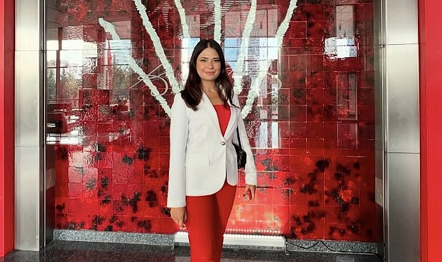 Meclis üyesini sıkıştırıp, aracı yumrukladı… O anlar kamerada